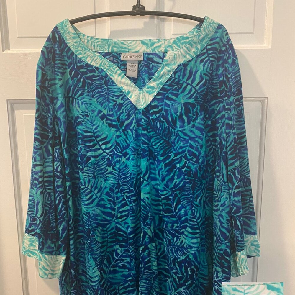 Catherine's blue top